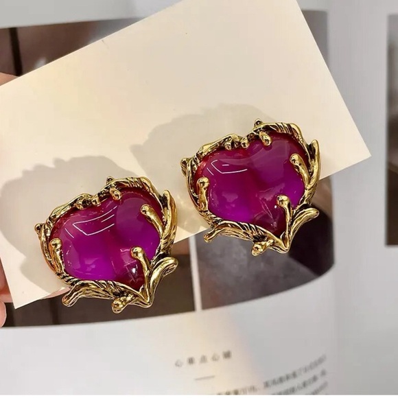Clip on Heart earrings - Picture 1 of 7